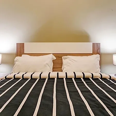 Seven Hills (adults Only) *