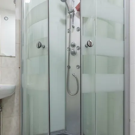 Albergue Seven Hills (adults Only) *