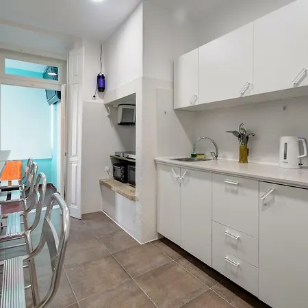 Albergue Seven Hills (adults Only)