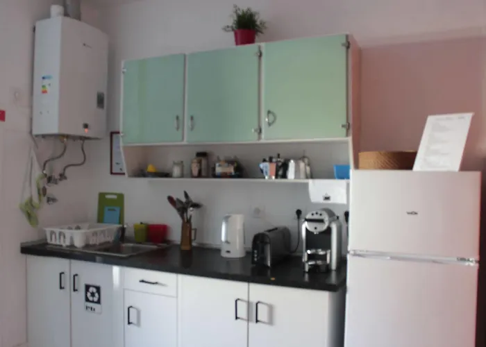 Seven Hills (adults Only) Hostel *