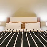 Albergue Seven Hills (adults Only)